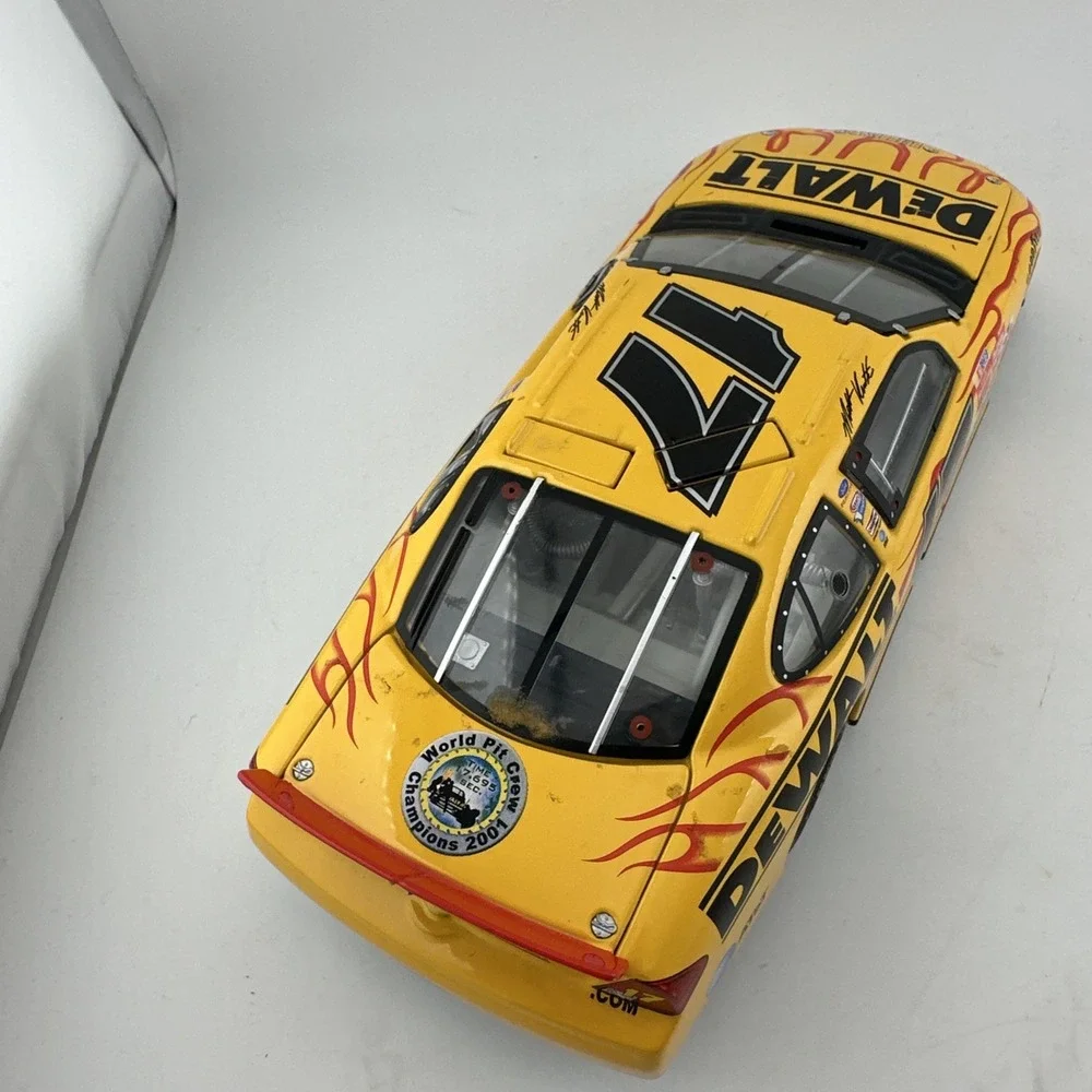 1:24 TEAM CALIBER OWNERS 02 #17 DEWALT FLAMES TAURUS MATT KENSETH Limited Editio